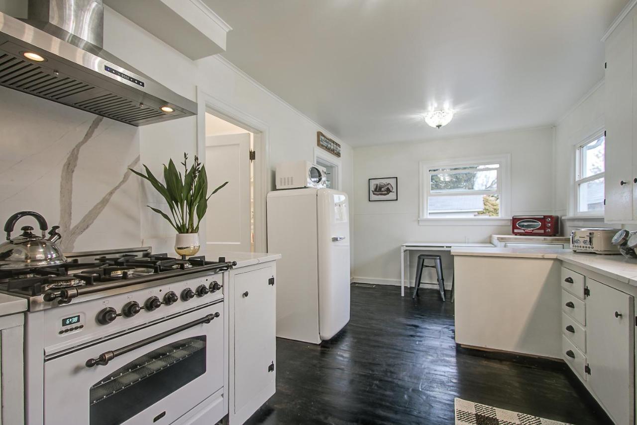 North Bend Downtown Cottage Экстерьер фото