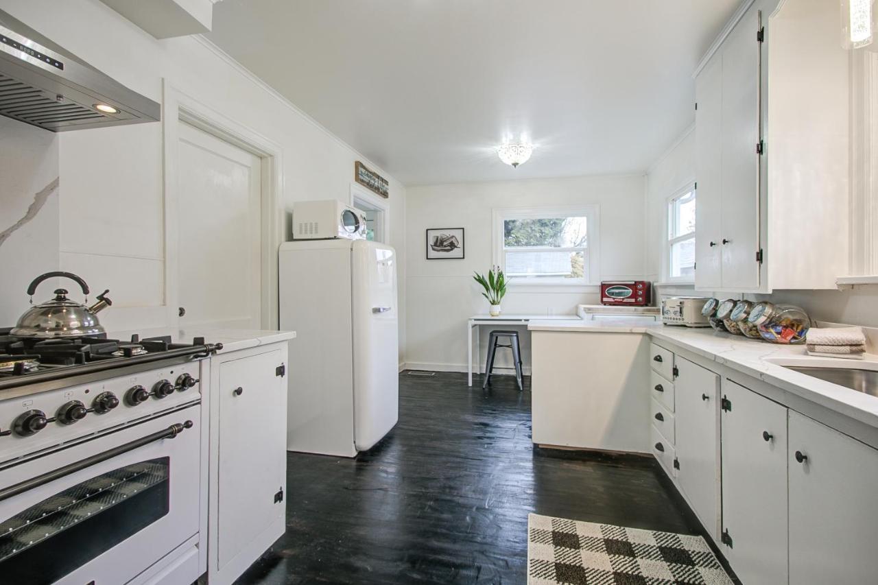 North Bend Downtown Cottage Экстерьер фото